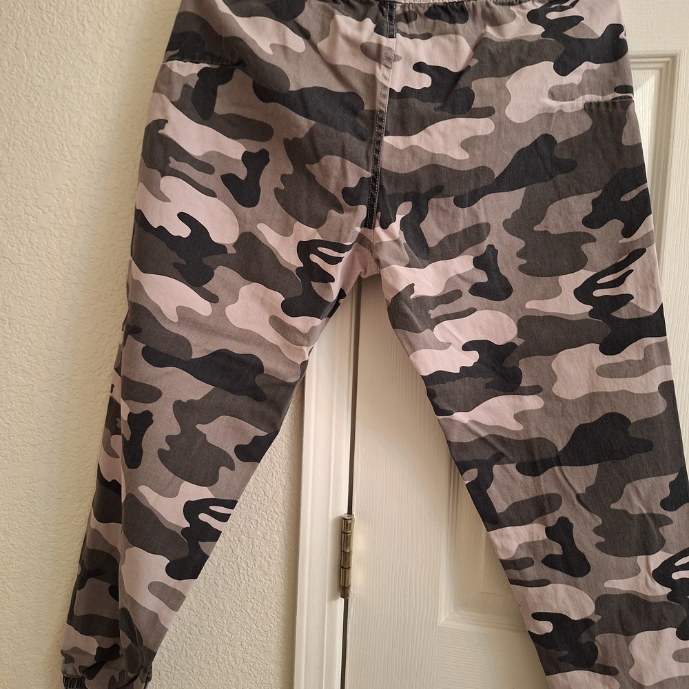 Charlotte Russe Camo Print Pants